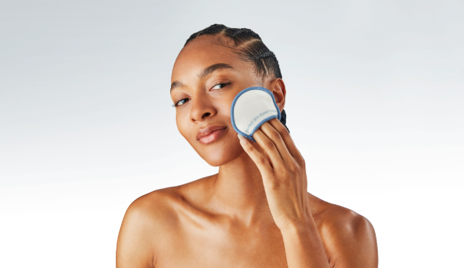 Physical Exfoliation vs Chemical Exfoliation: What's the Difference?