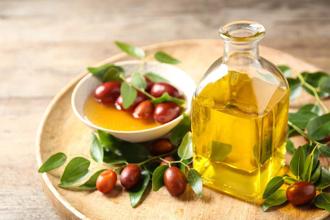 14 Benefits of Jojoba Oil For Skin and How To Use It - Three Ships